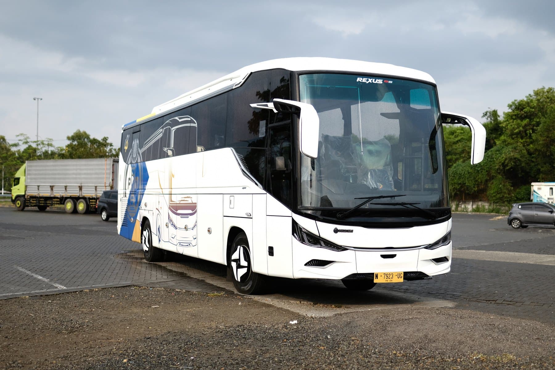 Rexus 9D — karoseri Pialamas