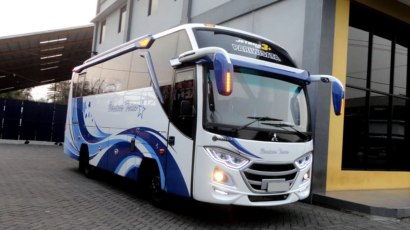 Unit bus JET BUS PM karoseri Pialamas