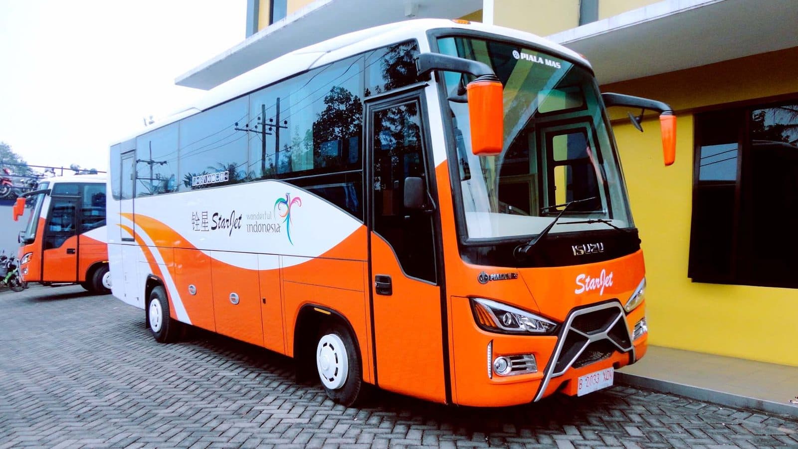 Model bus Rexus MD karoseri Pialamas